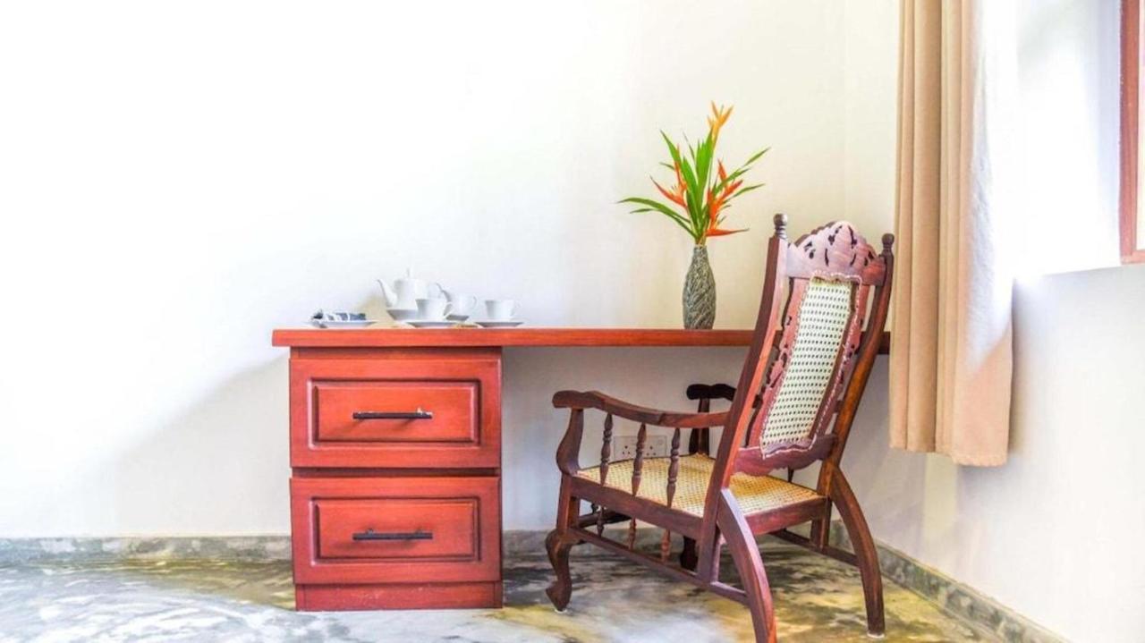 Antique Ceylon Villa Ahangama Kültér fotó